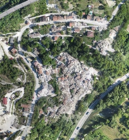 A satellite image shows damage to houses after an earthquake. Photos: Polytechnic of Turin and WFP.